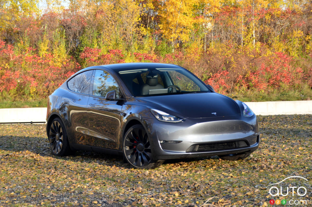 Tesla Y Performance 2022 - Trois quarts avant